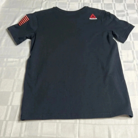 NWT Reebok black CrossFit workout short sleeve shirt , top , t shirt . Crew neck - Picture 8 of 10